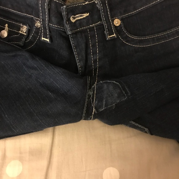 Too big - Picture 3 of 3